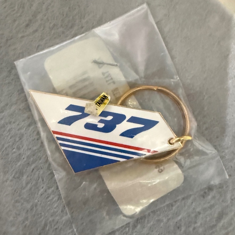 Vintage Boeing 737 Tail Keychain Flight Gear Renton Aviation Collectible Gold